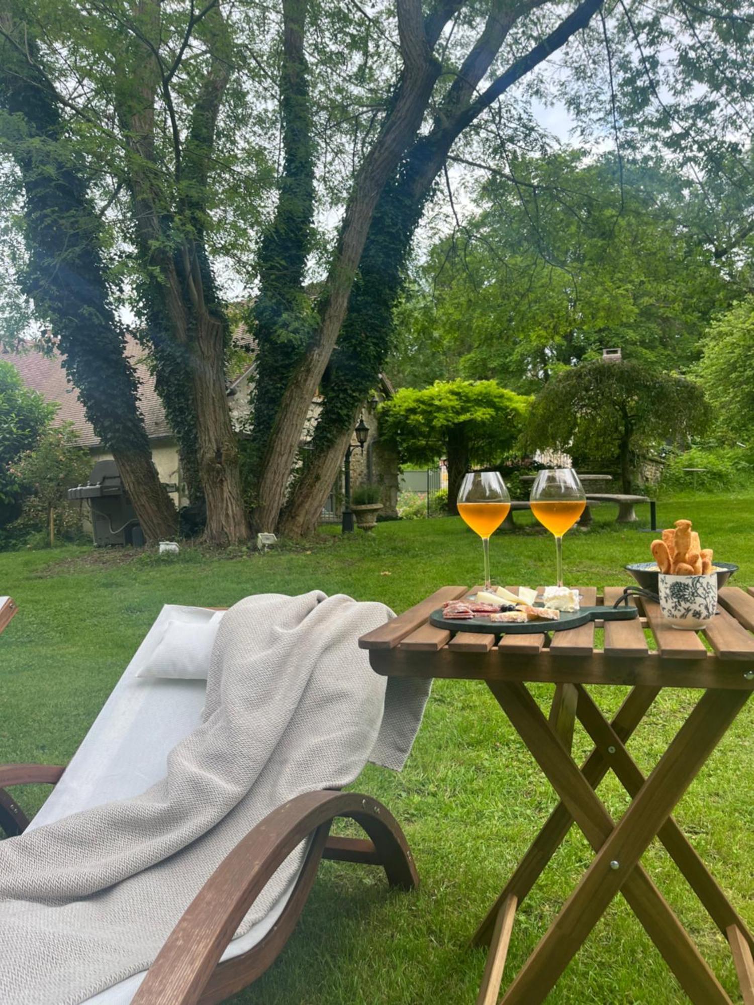 Le Clos Des Songes Blaru Exterior photo